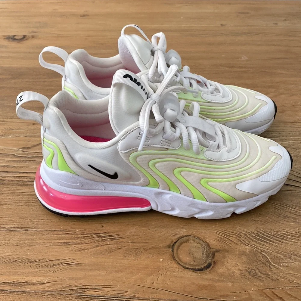 Women’s Nike Air Max 270 - Picture 3 of 7